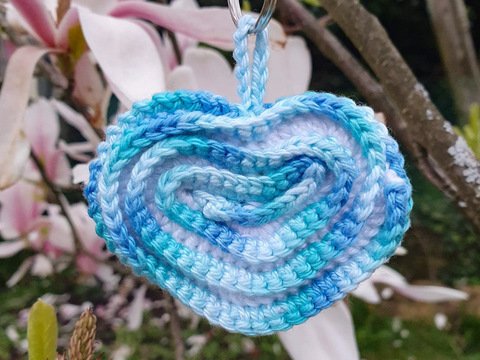 Häkelanleitung für Anhänger ,,Spiralherz"