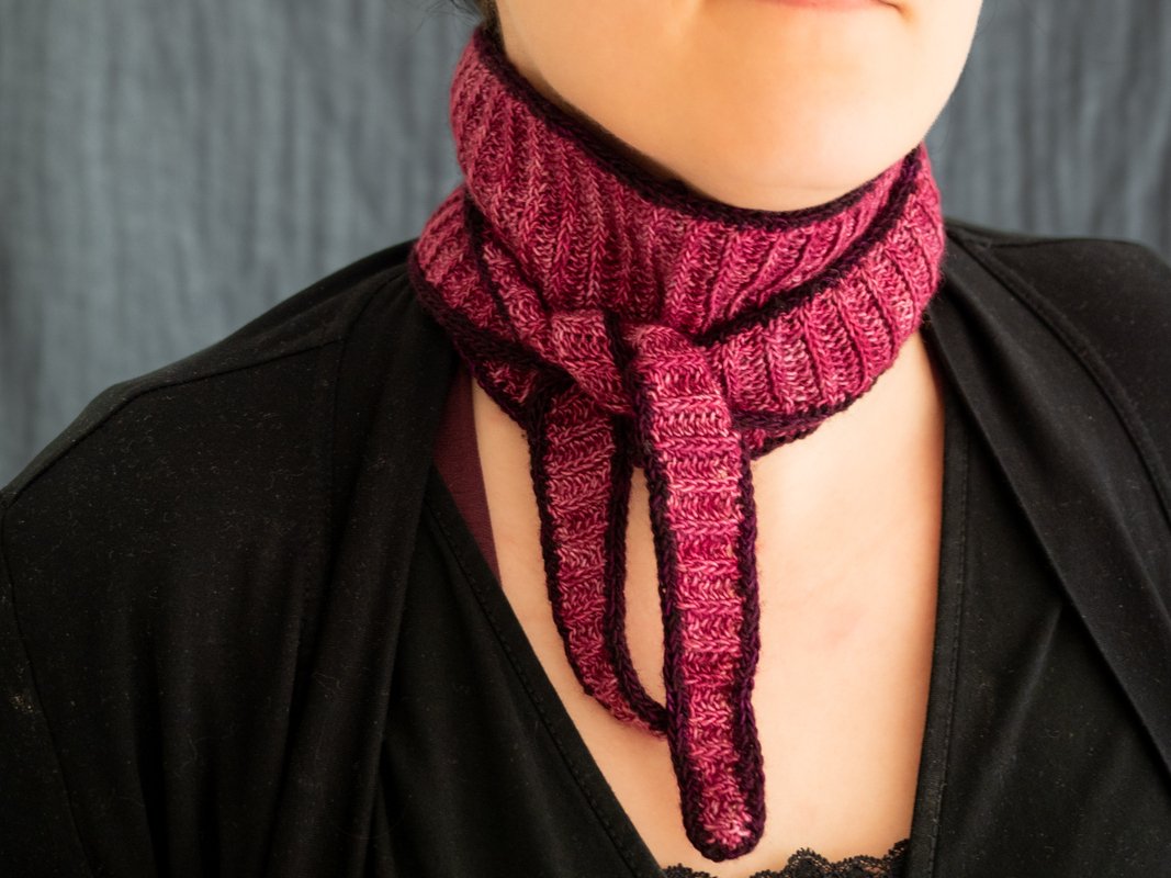 Einfaches kleines Dreieckstuch häkeln mit Kordelrand - COPYCAT SCARF - Bild 3