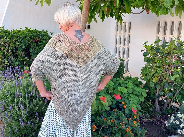 "Happy Tunika" mit Zacken, alle Größen, von oben nach unten gehäkelt