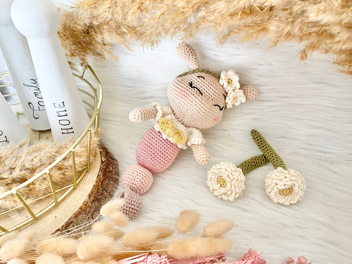 Raupe Bellis- Häkelanleitung Amigurumi von Wolldiamant