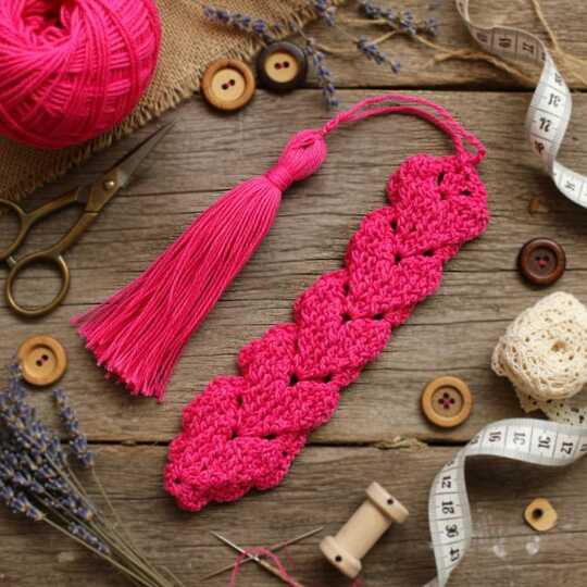Crochet Heart Bookmark PDF + Video Tutorial (English Only)