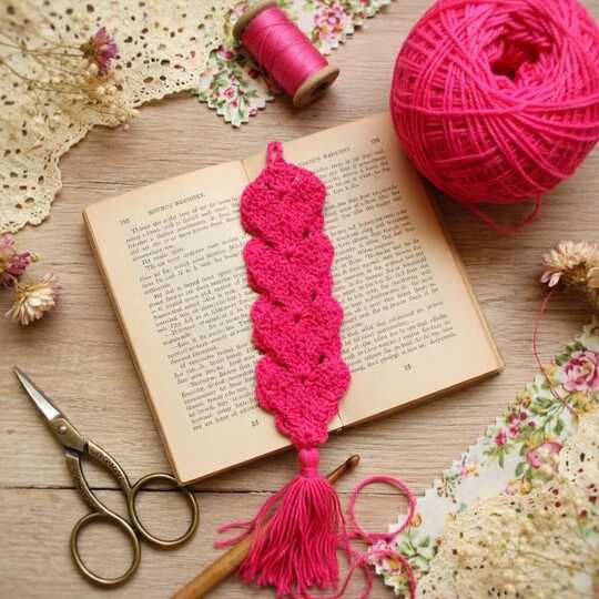 Crochet Heart Bookmark PDF + Video Tutorial (English Only)