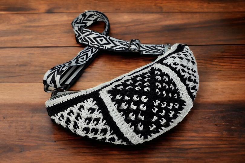Peafowl - Crossbag | Shoulder Bag | Belt Bag - Crochet Pattern