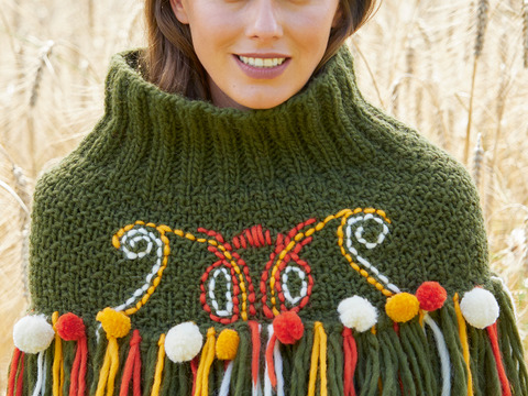 Mini-Poncho im Folkolore-Look