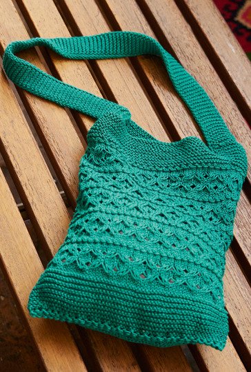 Pulli mit 3/4-Ärmeln und passender Tasche im Blumenmuster