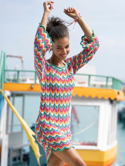 Kunterbuntes Sommerkleid mit Zackenmuster