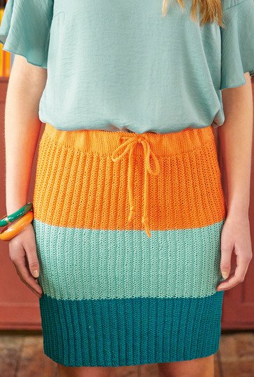 Dreifarbiger Rock mit Rippenmuster