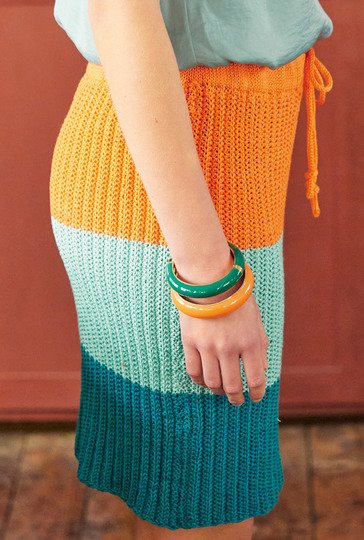 Dreifarbiger Rock mit Rippenmuster