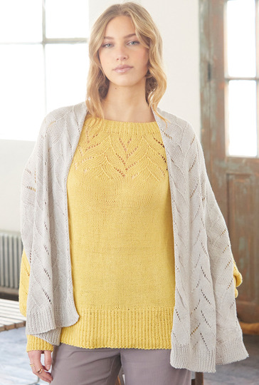 Pullver mit Rundpasse und passendem Schal