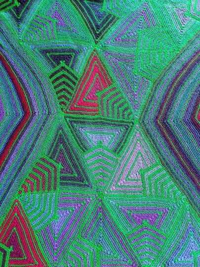 Karlos Nr.3, Oversize im Dreieck