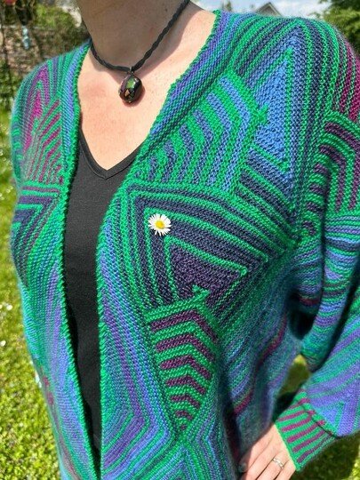 Karlos Nr.3, Oversize im Dreieck