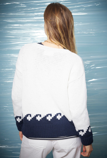 Pullover mit Wellenbordüre und passendem Beutel in Weiß und Blau