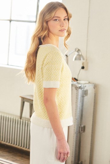 Klassischer Kurzarmpulli in Gelb