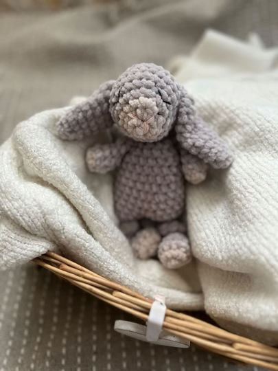 Häschen Häkelanleitung. Hase Schmusetier für Babys und Kleinkinder