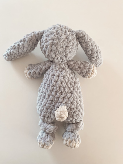 Häschen Häkelanleitung. Hase Schmusetier für Babys und Kleinkinder