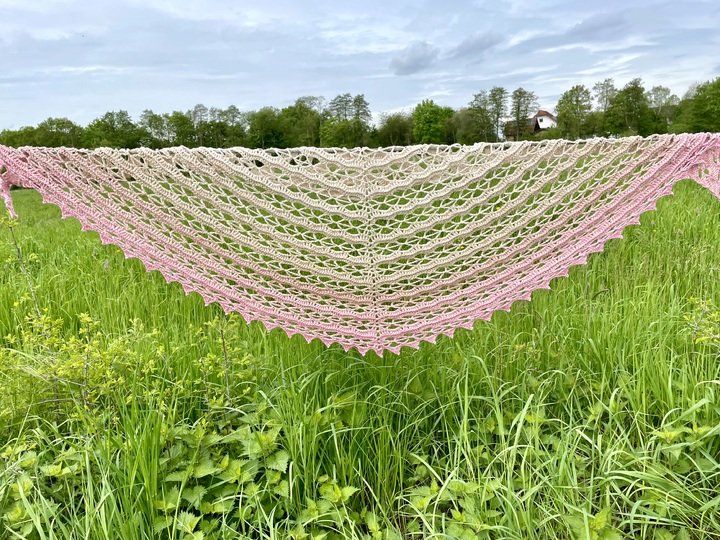 Häkelanleitung flaches Dreieckstuch "Maiprinzessin"