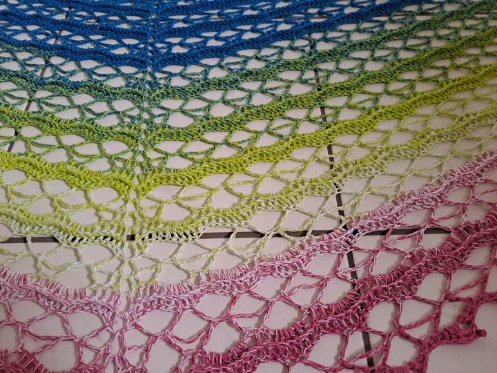 Häkelanleitung flaches Dreieckstuch "Maiprinzessin"