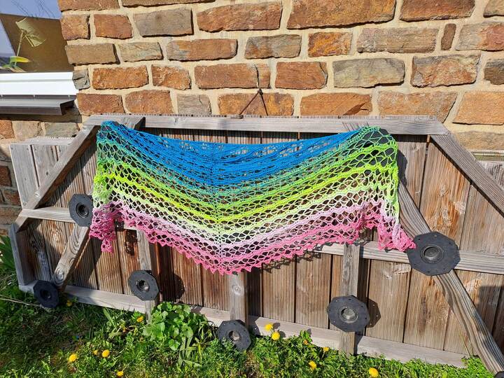 Häkelanleitung flaches Dreieckstuch "Maiprinzessin"