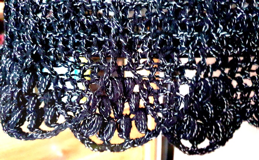 Häkelanleitung: Stylishes Vintage-Shirt oder lässige Tunika mit Stehkragen