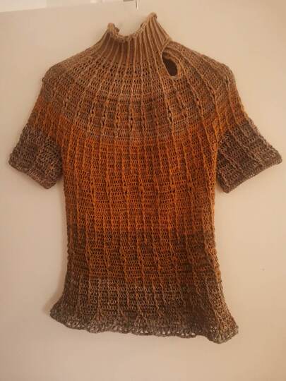 Häkelanleitung: Stylishes Vintage-Shirt oder lässige Tunika mit Stehkragen