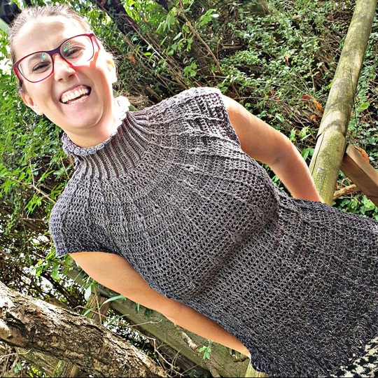 Häkelanleitung: Stylishes Vintage-Shirt oder lässige Tunika mit Stehkragen