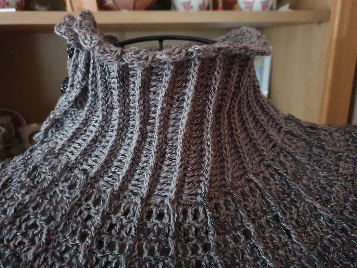 Häkelanleitung: Stylishes Vintage-Shirt oder lässige Tunika mit Stehkragen