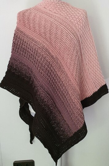 " NIREMI"  Anleitung für ein asymmetrisches Tuch gehäkelt