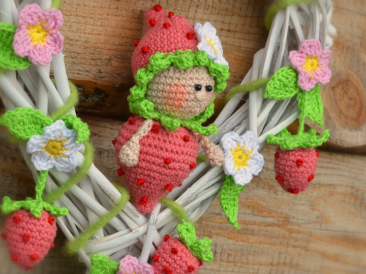 kleine Früchtchen Erdbeere Türkranz Anhänger Frühling Sommer Deko