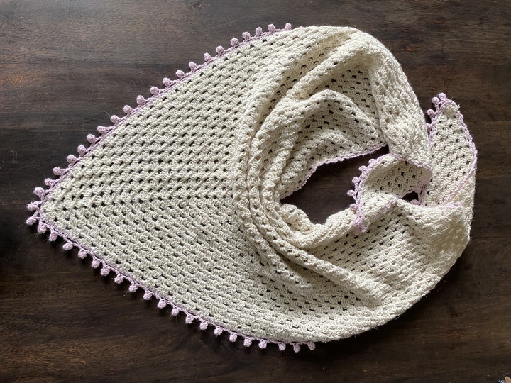 Häkelanleitung Dreieckstuch "Rose Buds" aus Alpaka/Seide