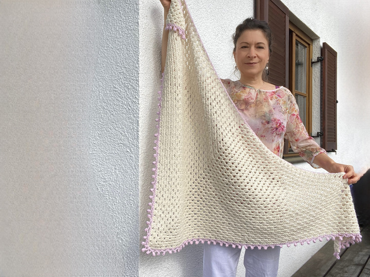 Häkelanleitung Dreieckstuch "Rose Buds" aus Alpaka/Seide