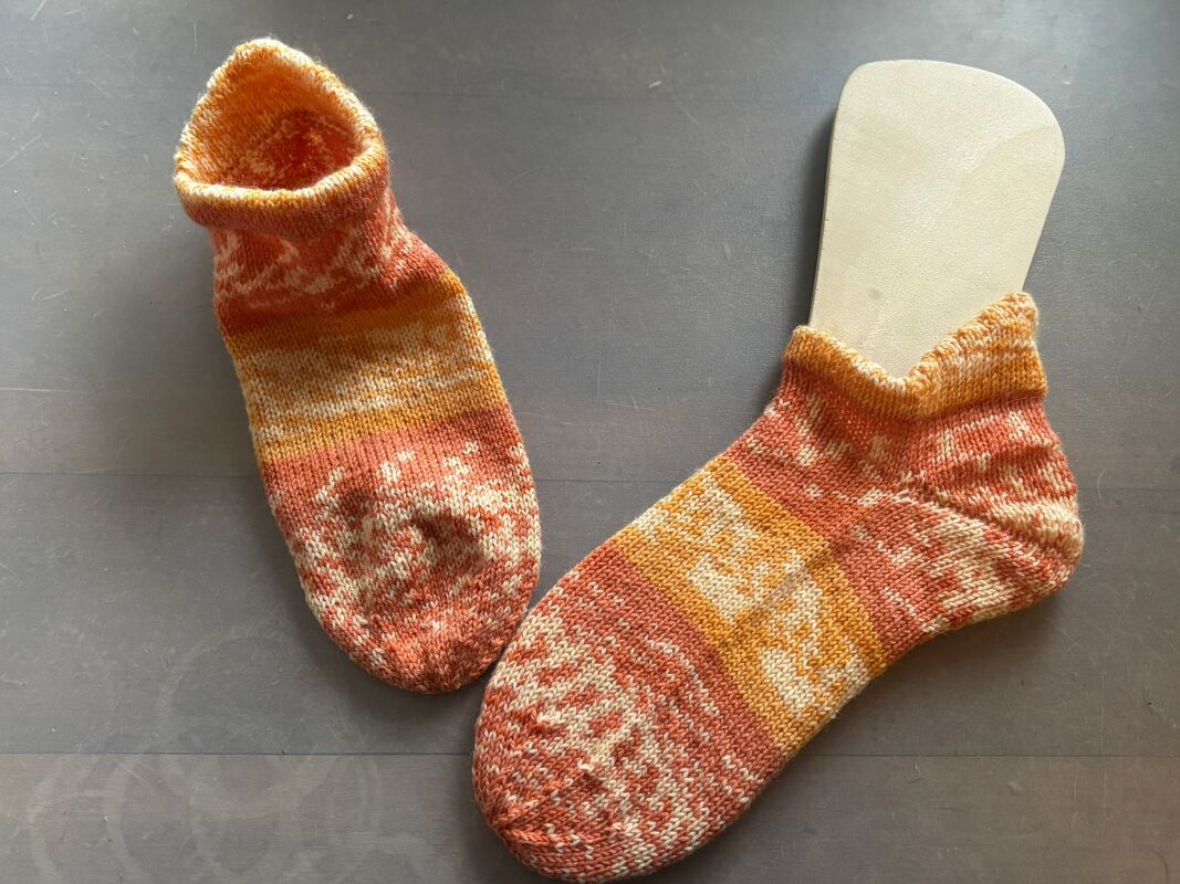 Small Tutorial for Sneaker Socks with Instep  flap - Image 4