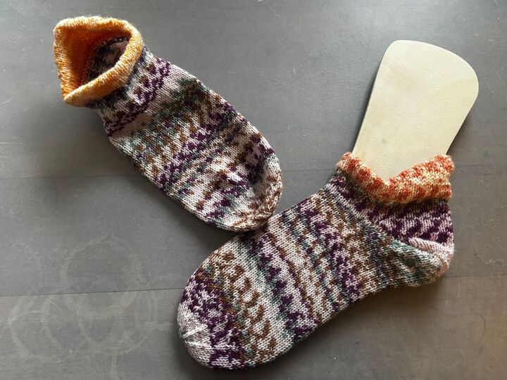 Small Tutorial for Sneaker Socks with Instep  flap