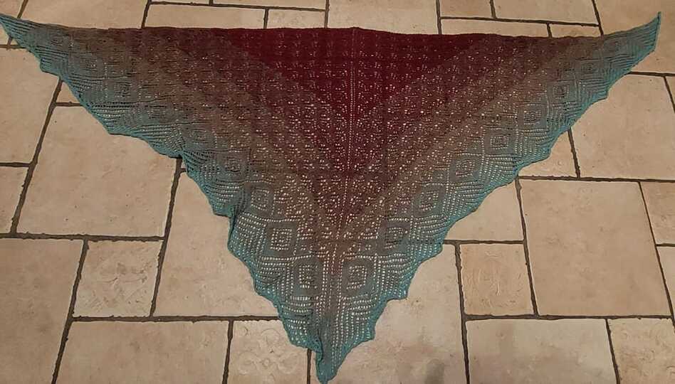 Anleitung Lace-Dreiechstuch "Blütenschauer"