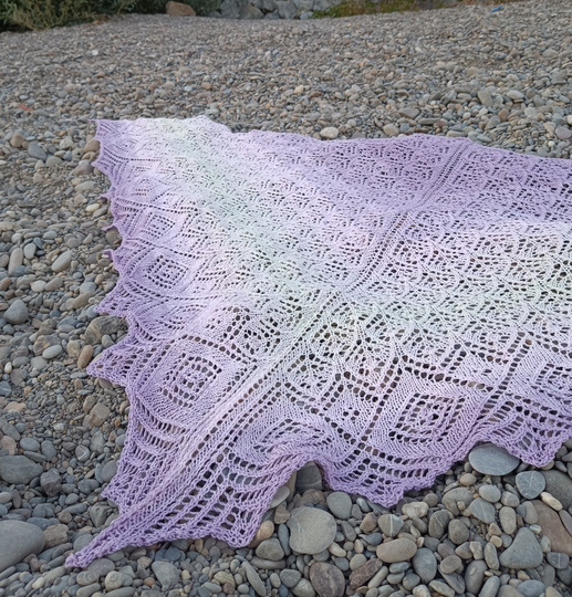 Anleitung Lace-Dreiechstuch "Blütenschauer"