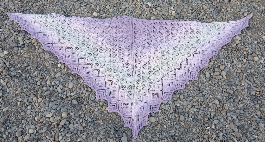 Anleitung Lace-Dreiechstuch "Blütenschauer"