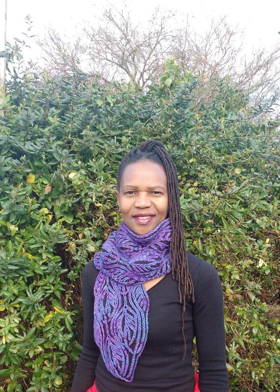 Glen Scarf in two-colour brioche stitch