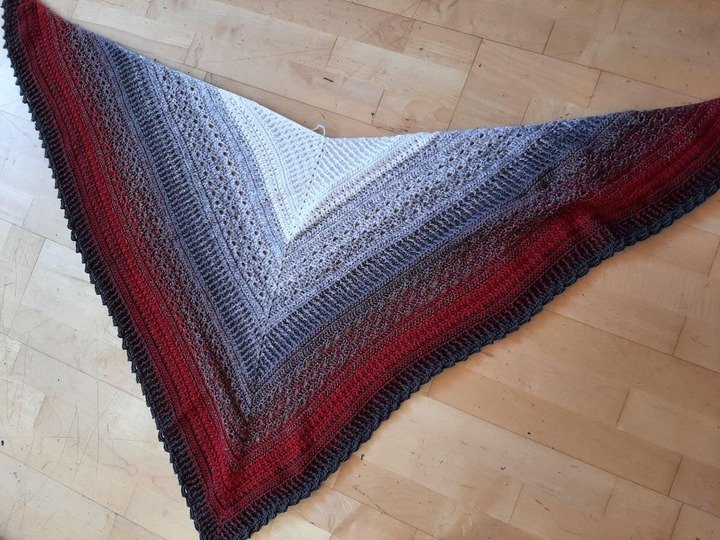 Tuch/Stola "Symphonie der Maschen"