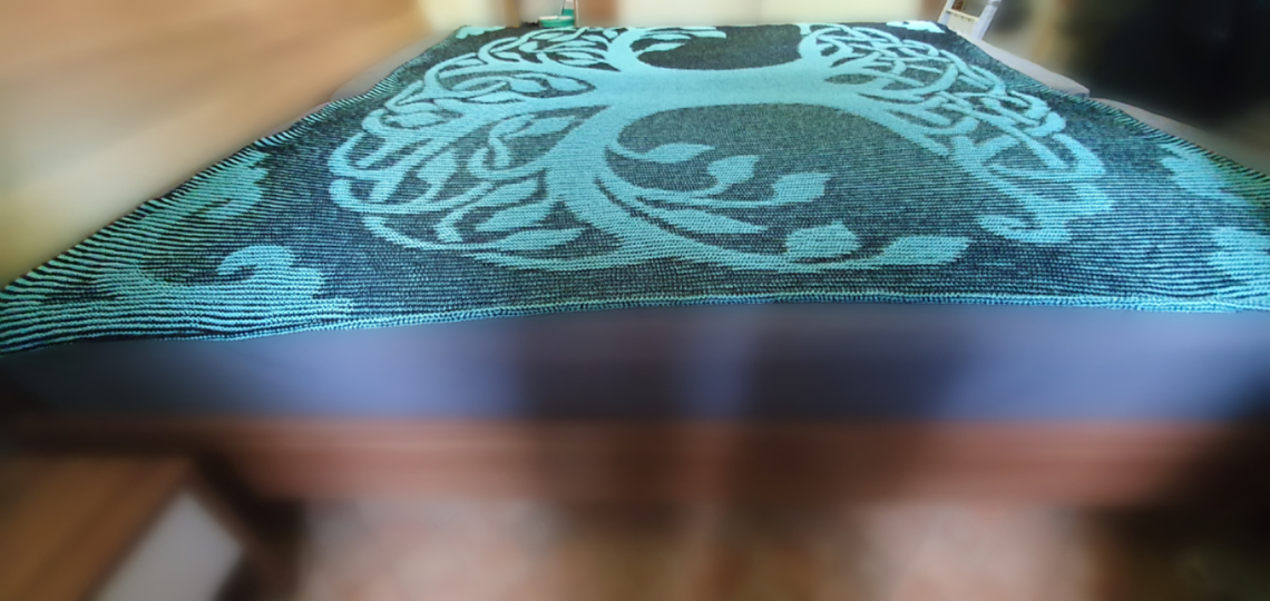 Tree of life, Yggdrassil, Shadow Knitting, Illusion Knitting, Motif Blanket