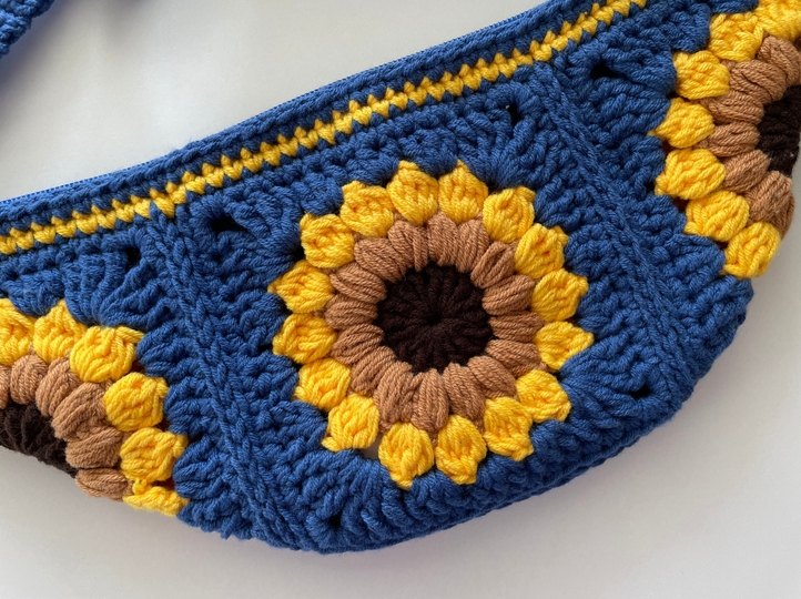 Sunflower sling bag crochet pattern, granny square crossbody purse bag7