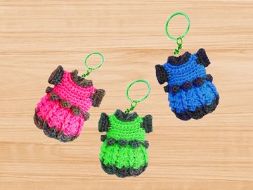 A Crochet mini dress keychain pattern