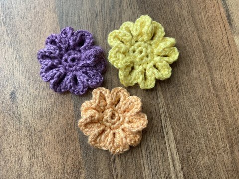 Blume häkeln als Verzierung für Geschenke, Körbe & als Deko (einfach)