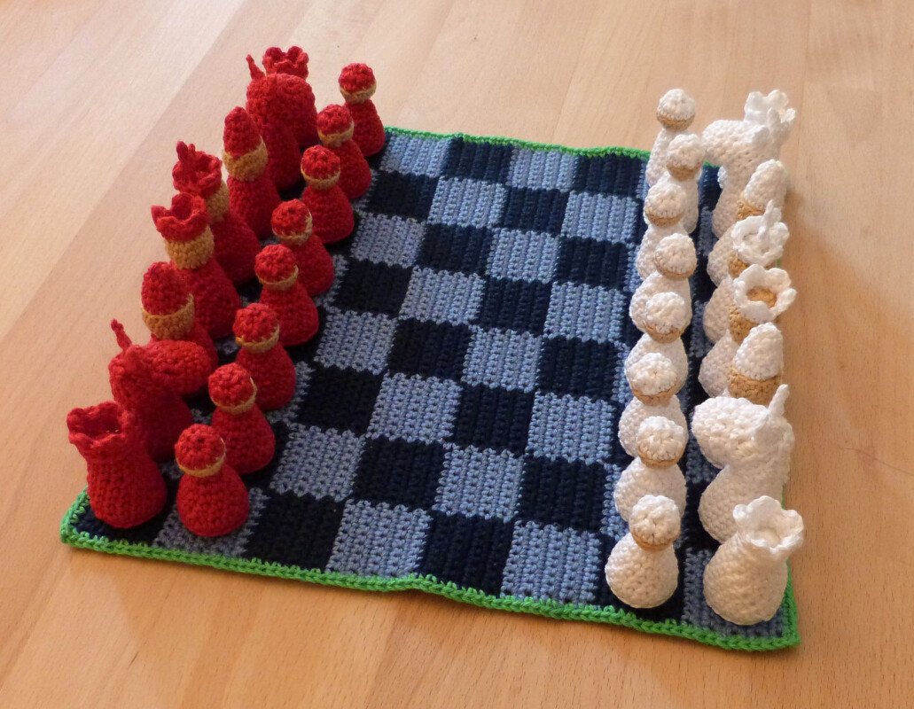 Häkelanleitung für Schachspiel und Damespiel, Brettspielklassiker