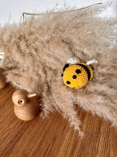 Crochet Bee Amigurumi / crochet pattern