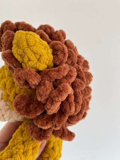 Lion crochet pattern. Lion snuggler. Lion lovey with knotted legs