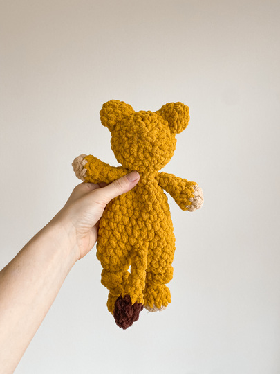 Lion crochet pattern. Lion snuggler. Lion lovey with knotted legs
