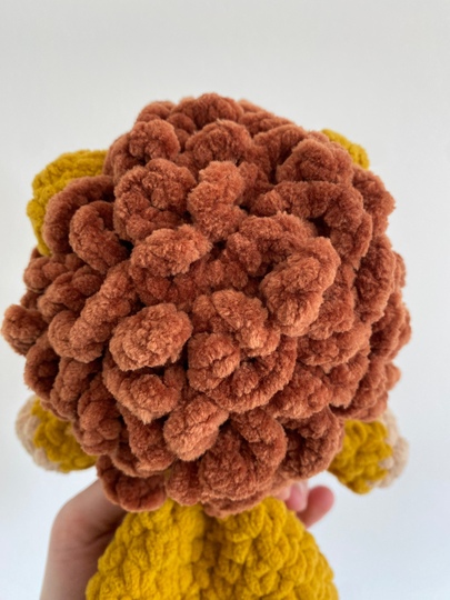 Lion crochet pattern. Lion snuggler. Lion lovey with knotted legs