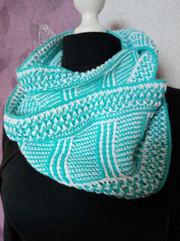 Loop Romy, gehäklter Loop