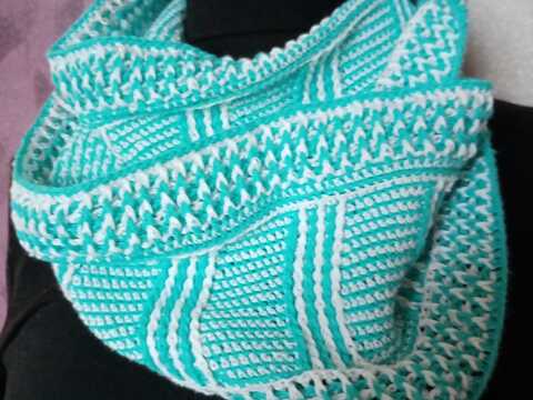 Loop Romy, gehäklter Loop