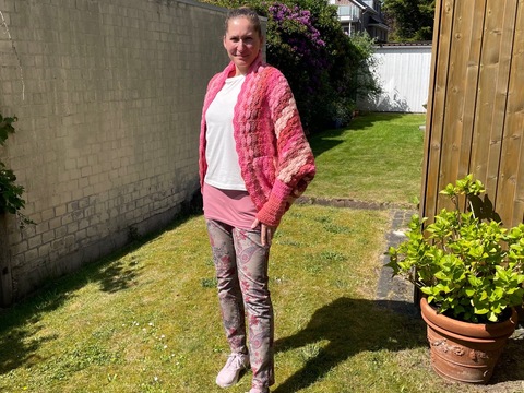 Häkelanleitung für einen Seelenwärmer im Muschelmuster