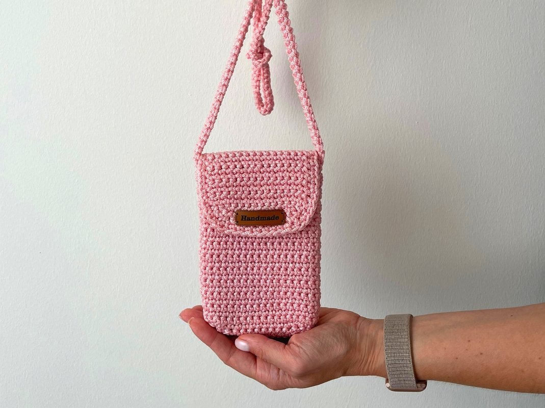 Crochet mini crossbody bag pattern, cell phone pouch, mobile case